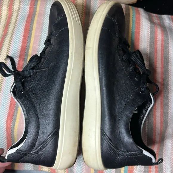 Ecco Men’s Black Leather Shoes Size 6-6.5