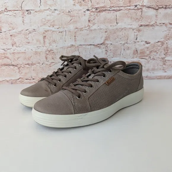 Ecco Mens Soft Leather Sneakers Minimalist Design