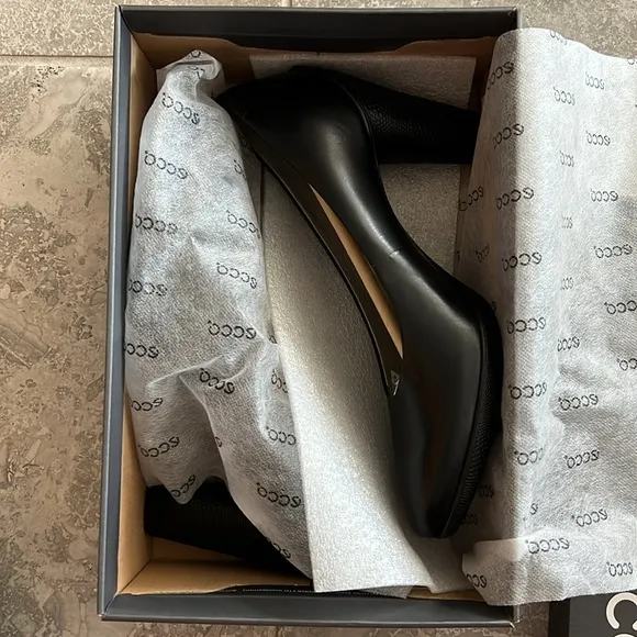 Ecco Sculptured 75 Black Leather Pump Heels, Size EU 41 | US 10-10.5 New in Box