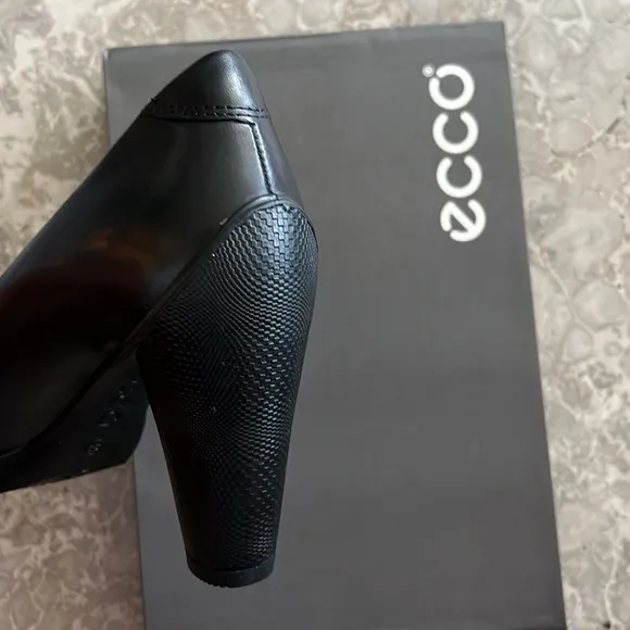 Ecco Sculptured 75 Black Leather Pump Heels, Size EU 41 | US 10-10.5 New in Box