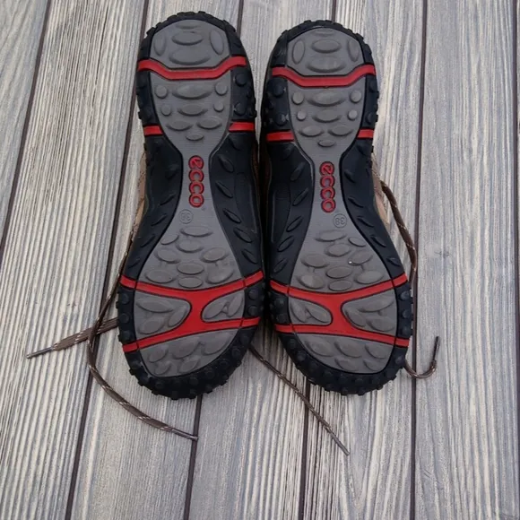 Ecco Woman's Outdoor Adventure Sneaker Shoes