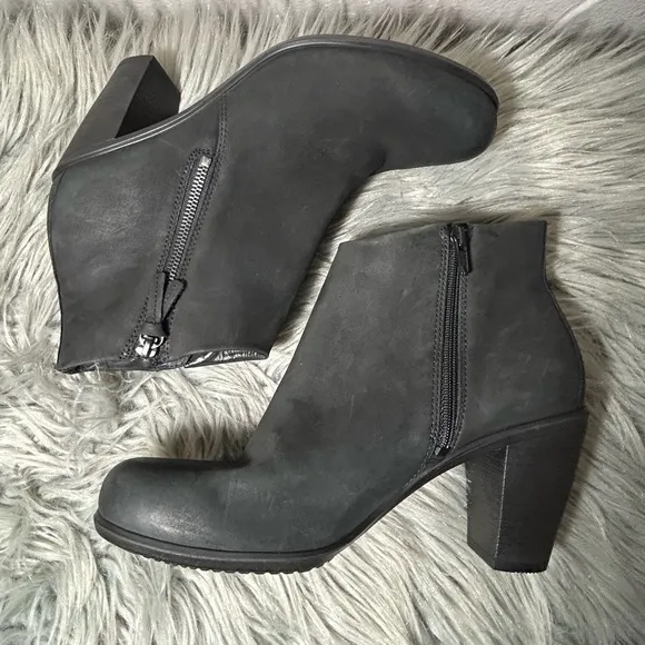 ECCO Women's Touch 75 Ankle Bootie Size 41