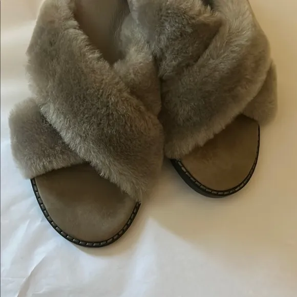 Eileen Fisher Cross Shearling Slipper Women's Grey Fur Slide Sandals