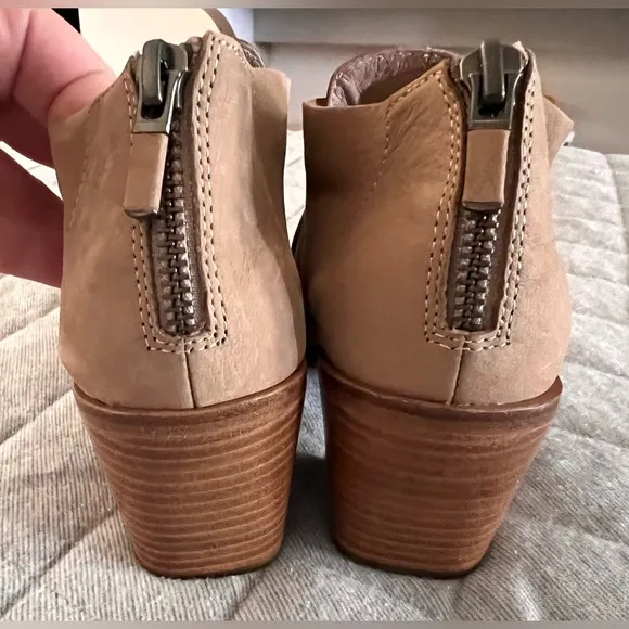 EILEEN FISHER Sz 5.5 Ember Neutral Tan Leather Block Heel Ankle Boots Orig $250