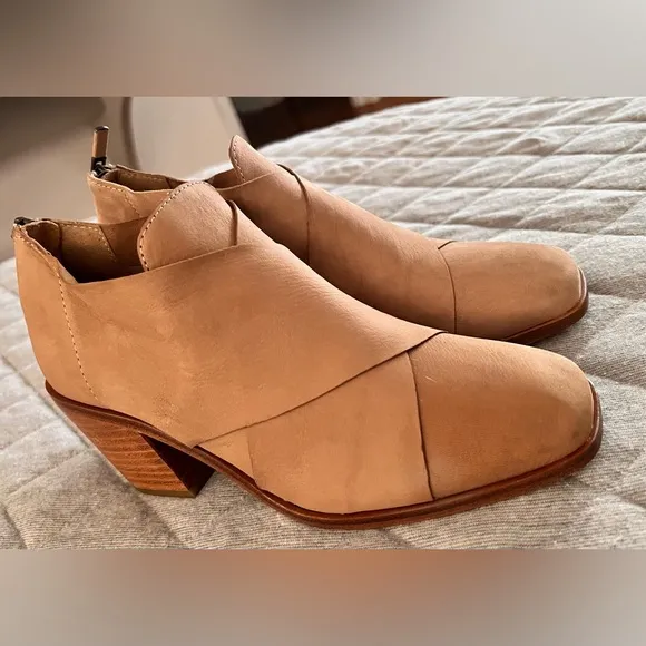 EILEEN FISHER Sz 5.5 Ember Neutral Tan Leather Block Heel Ankle Boots Orig $250