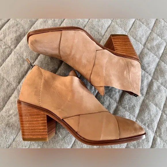 EILEEN FISHER Sz 5.5 Ember Neutral Tan Leather Block Heel Ankle Boots Orig $250