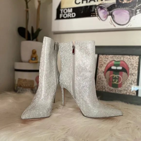 Elditas Women's Skylar SilverMetallic Sparkle Ankle boots