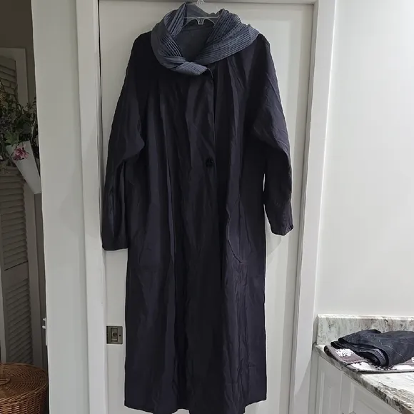 Elegant Black Hooded Rain Coat