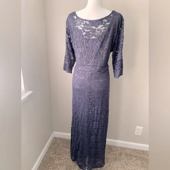 Elegant Lace Evening Dress