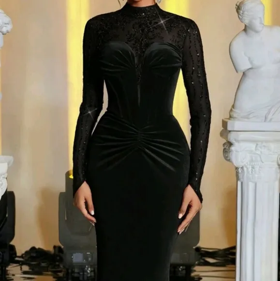 Elegant Luxury SheerSequin Lace Splice Velvet Mermaid Hem Tight Dress With Train