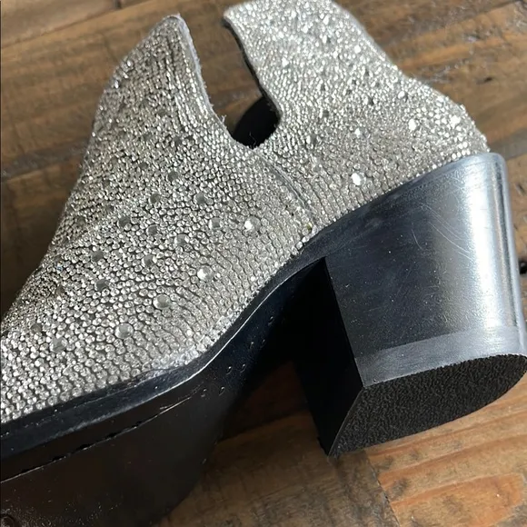 Elegant New Ariat Ankle Boots