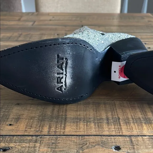 Elegant New Ariat Ankle Boots