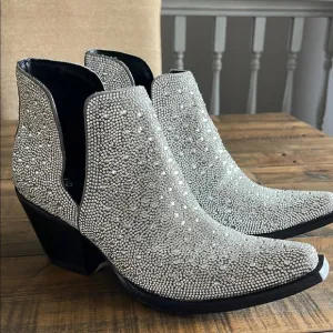 Elegant New Ariat Ankle Boots