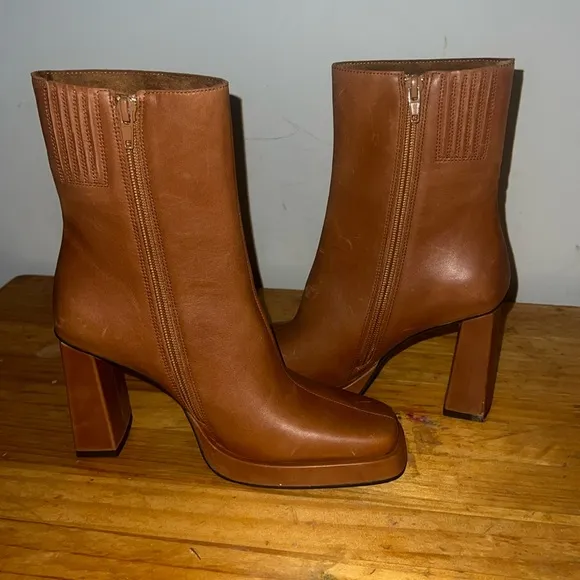 Elegant Tan Leather Ankle Boots