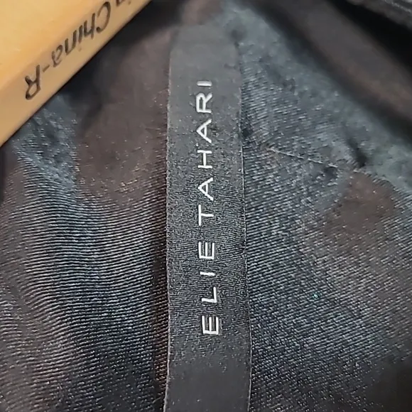 Elie Tahari black Leather dress Luxury Dressy Size 12 Comfy Classic Minimalist