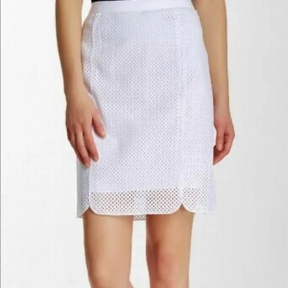 ELIE TAHARI MOLLY White Eyelet Lace Skirt Size 2 Wedding Office Scallop