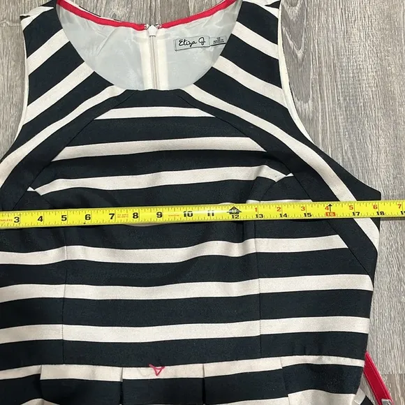 Eliza J Dress 12  Stripe Fit &amp; Flare Party Cocktail Wedding Luxury