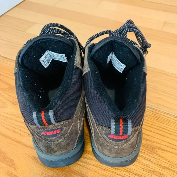 EMS Men's Trail Hiking Boots GORE-TEX Size 8 Waterproof Dry Hiker