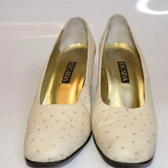 Escada Vintage 8.5 Ivory GENUINE Ostrich Leather Square Toe Pumps Shoes