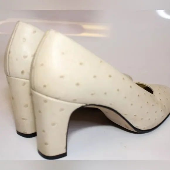 Escada Vintage 8.5 Ivory GENUINE Ostrich Leather Square Toe Pumps Shoes