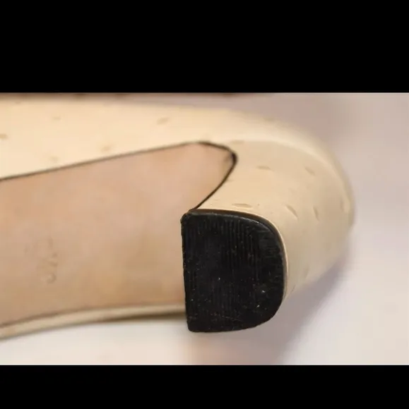 Escada Vintage 8.5 Ivory GENUINE Ostrich Leather Square Toe Pumps Shoes