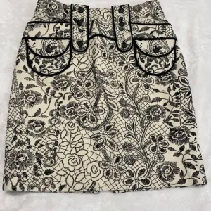 ETCETERA Women’s Black and White Floral. Luxury Women’s skirt S2.