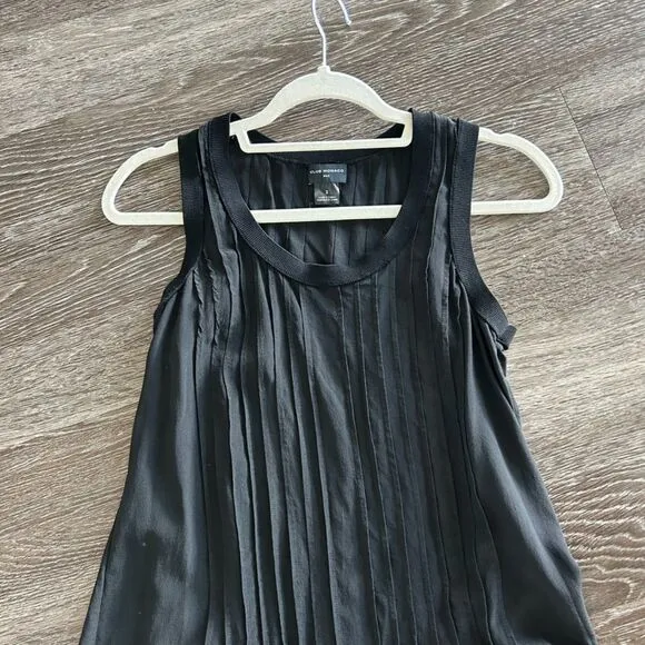 EUC Club Monaco 100% Silk Black Pintuck Mini Dress XS Scoop Neck Sleeveless Chic