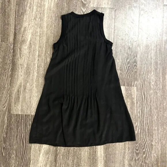 EUC Club Monaco 100% Silk Black Pintuck Mini Dress XS Scoop Neck Sleeveless Chic