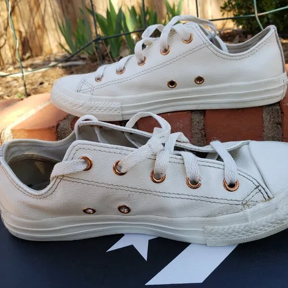 EUC CTAS Converse 358414C White Leather Rose Pink (Jr. 3) KICKS