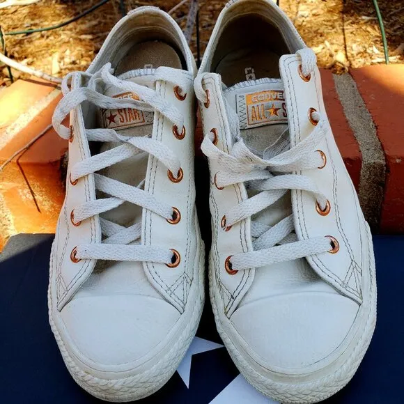 EUC CTAS Converse 358414C White Leather Rose Pink (Jr. 3) KICKS