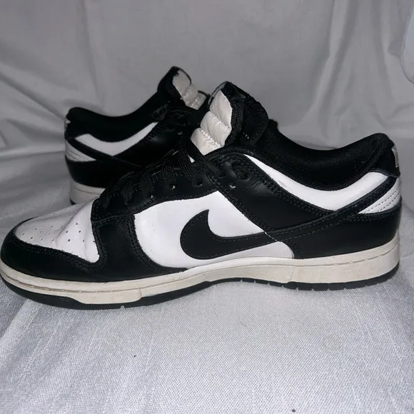 EUC  Nike Dunk Low Panda Black White Size 8 DD1391-100 2/10/24 Lace Up