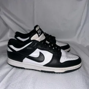 EUC  Nike Dunk Low Panda Black White Size 8 DD1391-100 2/10/24 Lace Up