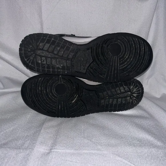 EUC  Nike Dunk Low Panda Black White Size 8 DD1391-100 2/10/24 Lace Up