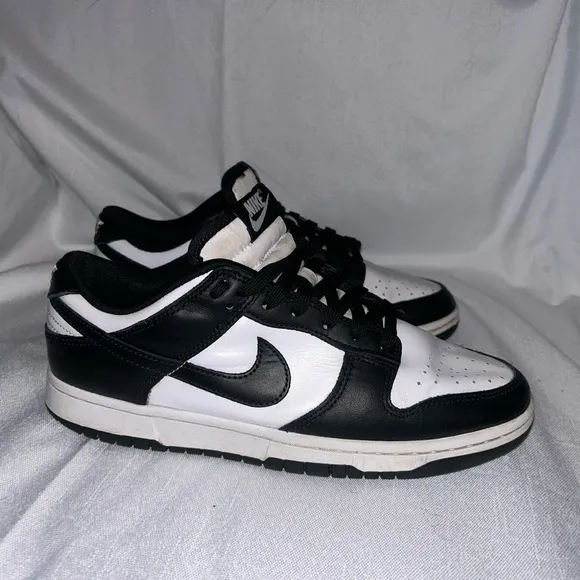 EUC  Nike Dunk Low Panda Black White Size 8 DD1391-100 2/10/24 Lace Up
