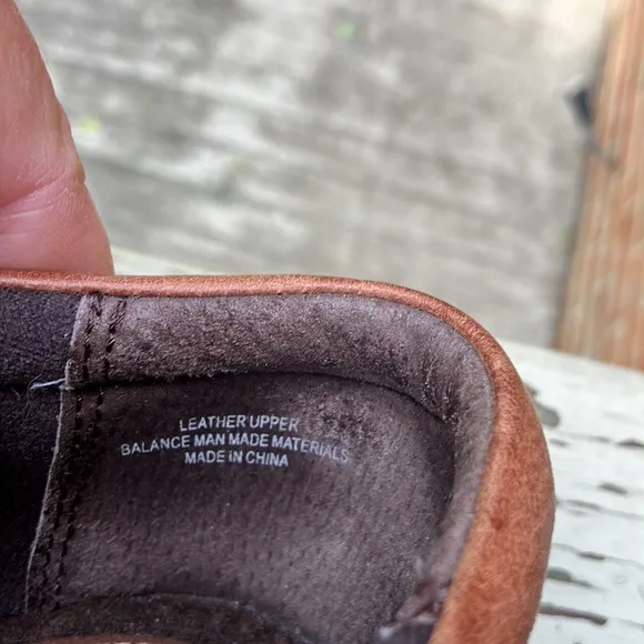 EUC Sz 10 B.O.C brown leather lace up shoes