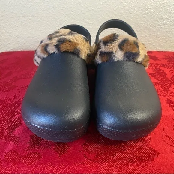 Faux Fur lined slippers, black with animal print, size 9‎ women’s