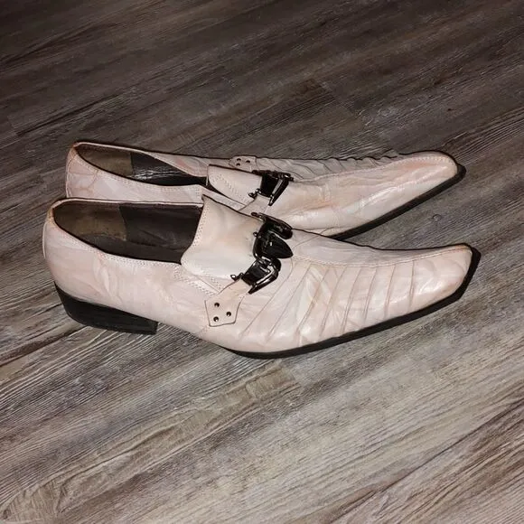 Fiesso Marble Beige Diagonal Toe One-Side Pleated Leather Shoes  Metal Bracelet
