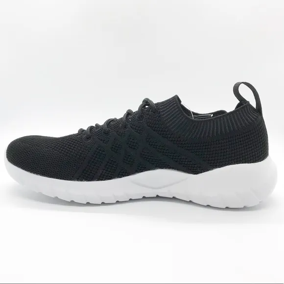 FILA Black/White Tamata Knit Running Sneakers NWT