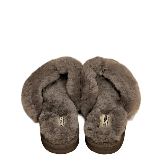 Fireside by Dearfoams Auburn Genuine Shearling Thong Slipper Shoes