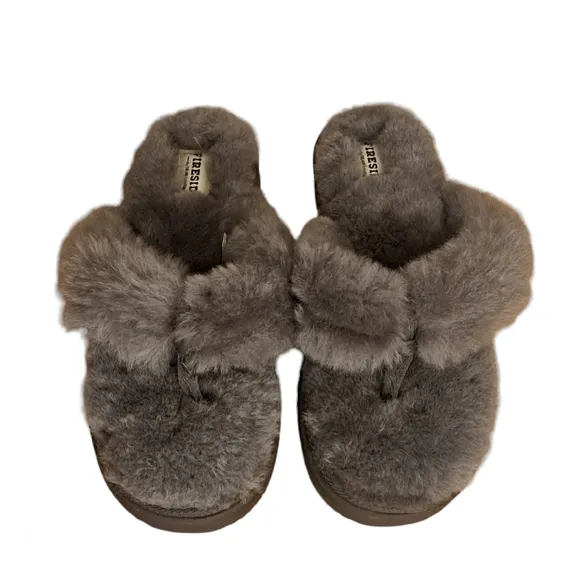 Fireside by Dearfoams Auburn Genuine Shearling Thong Slipper Shoes