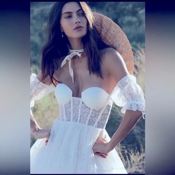 FLASH SALE❣️White boho mini lace wedding off shoulder dress