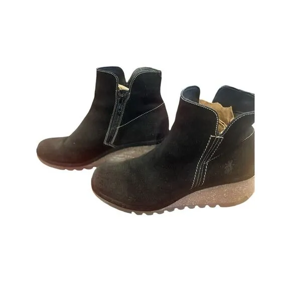 FLY London - Suede Ankle Boots Wedge Heel Bootie with Zipper - Nilo - Black. SIZ