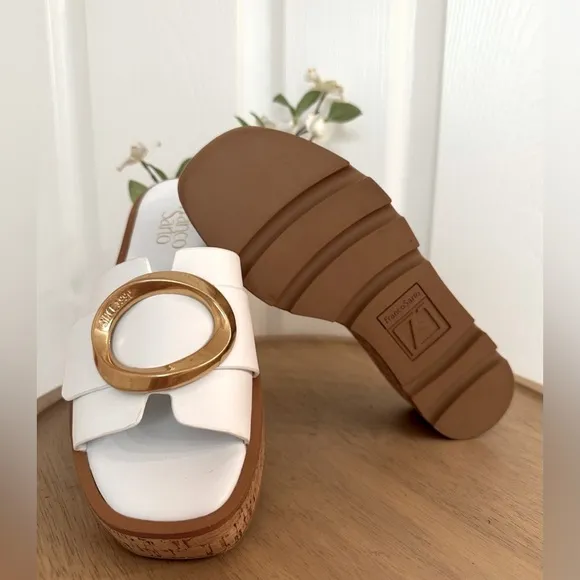 FRANCO SARTO ~ Women's White Slide Sandals w/Bold Gold Circular Accent size 5.5