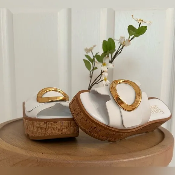 FRANCO SARTO ~ Women's White Slide Sandals w/Bold Gold Circular Accent size 5.5