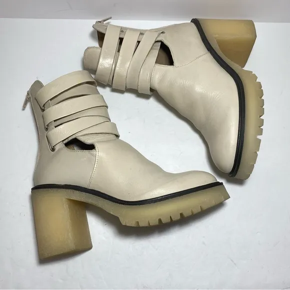 Free People Cream Leather Jesse CutoutHeeled Ankle Boots Size 38