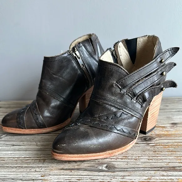 Freebird Gate Ankle Boots 3&quot;Heel size 6 great condition