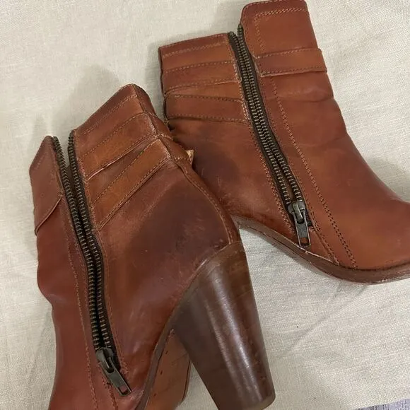 FRYE 4015 Ankle Boots Booties in Cognac Leather #3475389