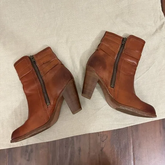 FRYE 4015 Ankle Boots Booties in Cognac Leather #3475389