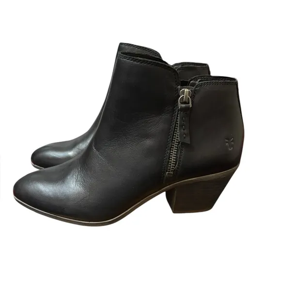 FRYE black leather boots 8.5M 8.5 M booties ankle boots