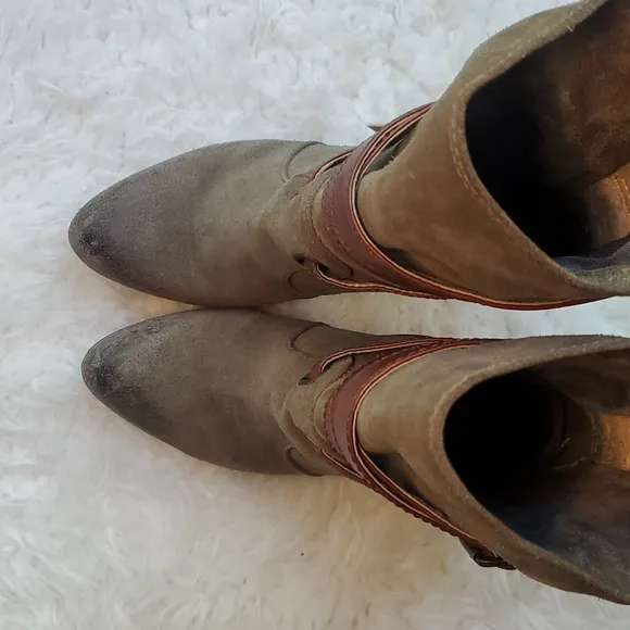 Frye Harlow Multi-strap heeled boots